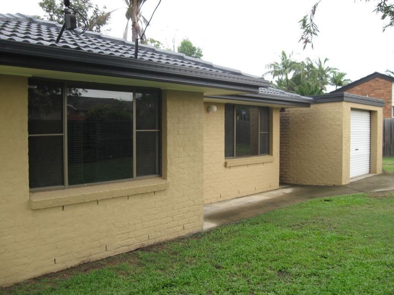 10 Peverell Street, Hillcrest QLD 4118