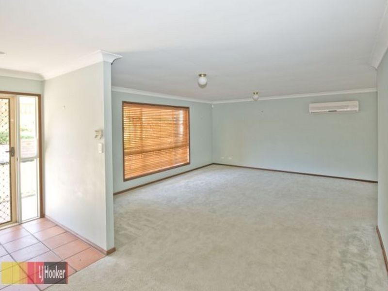 12 Pandanus Court, Regents Park QLD 4118