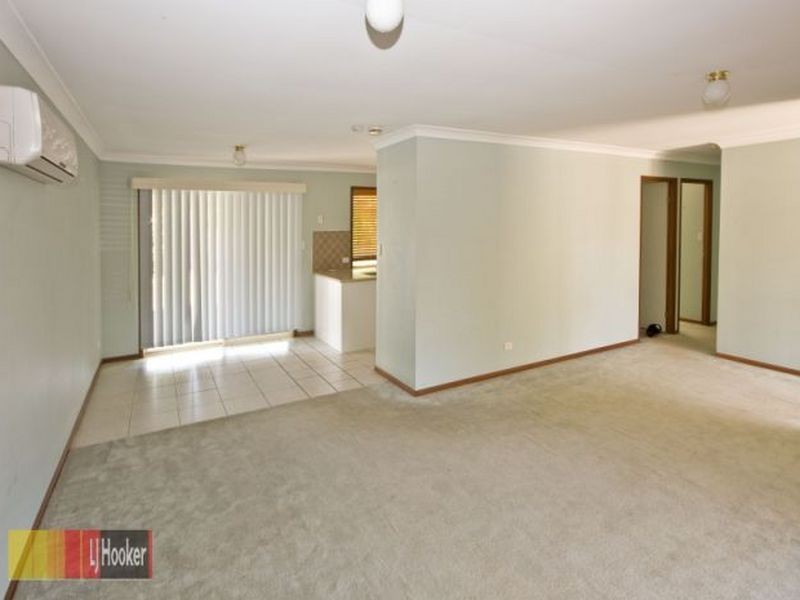 12 Pandanus Court, Regents Park QLD 4118