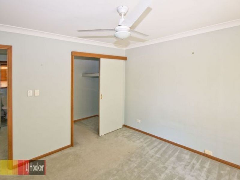 12 Pandanus Court, Regents Park QLD 4118