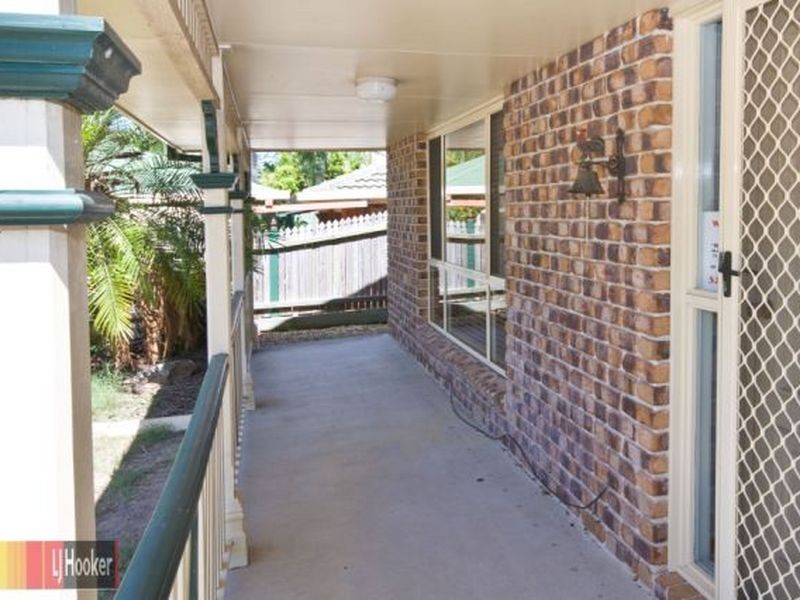 12 Pandanus Court, Regents Park QLD 4118