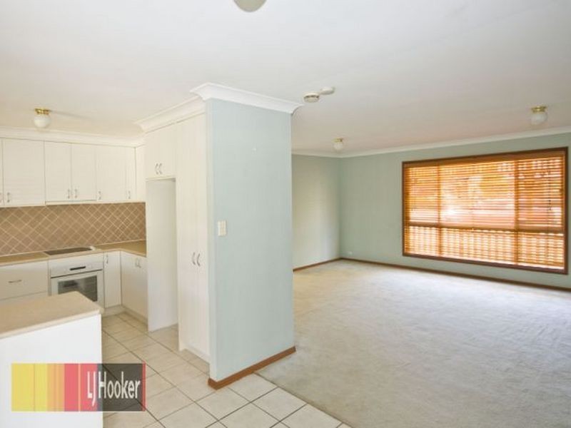 12 Pandanus Court, Regents Park QLD 4118