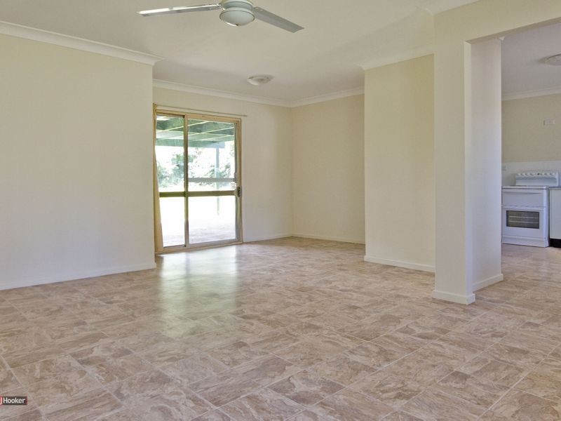 13 Langham Street, Hillcrest QLD 4118