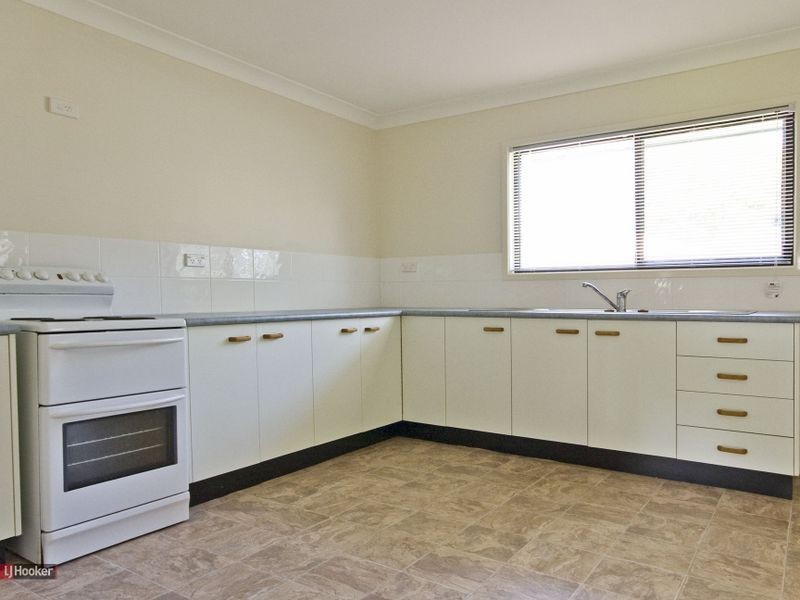 13 Langham Street, Hillcrest QLD 4118