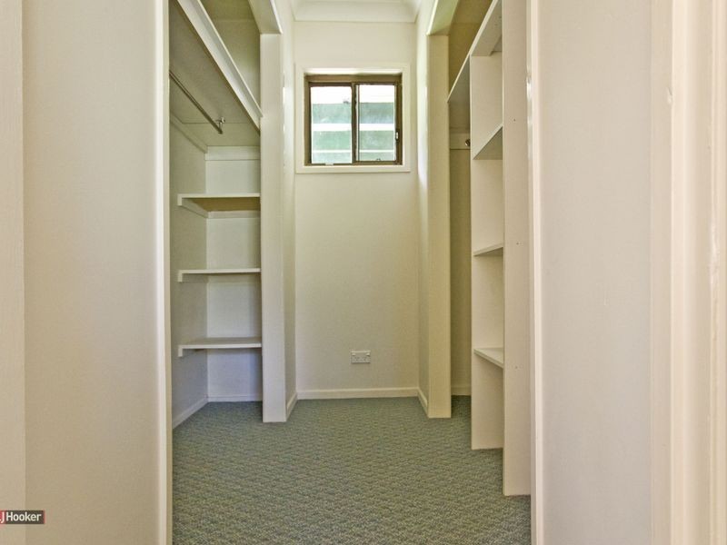 13 Langham Street, Hillcrest QLD 4118