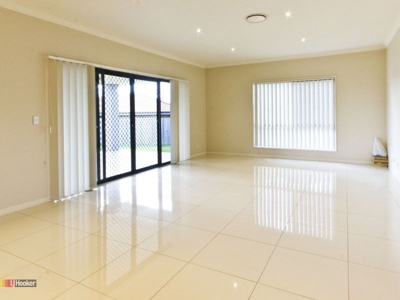 15 Denver Grove, Regents Park QLD 4118