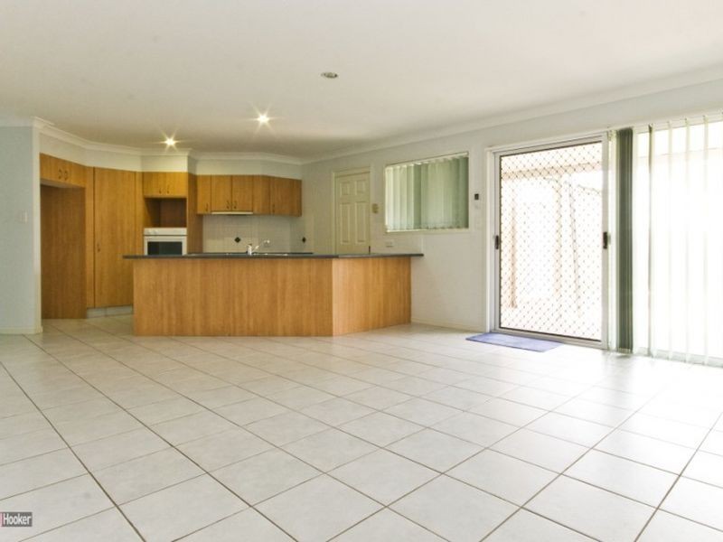 11 Cinear Court, Regents Park QLD 4118