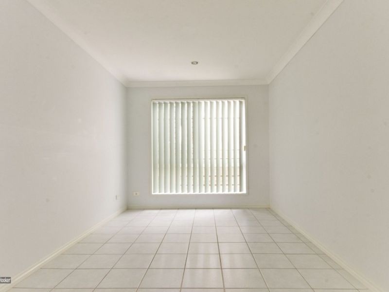 11 Cinear Court, Regents Park QLD 4118