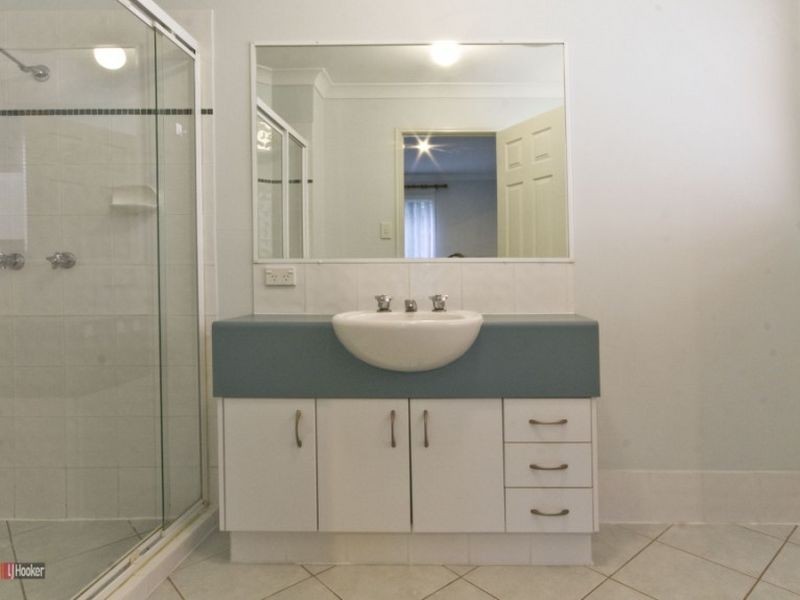 11 Cinear Court, Regents Park QLD 4118