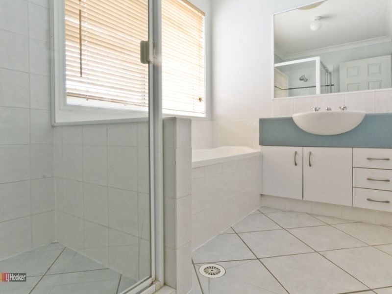 11 Cinear Court, Regents Park QLD 4118