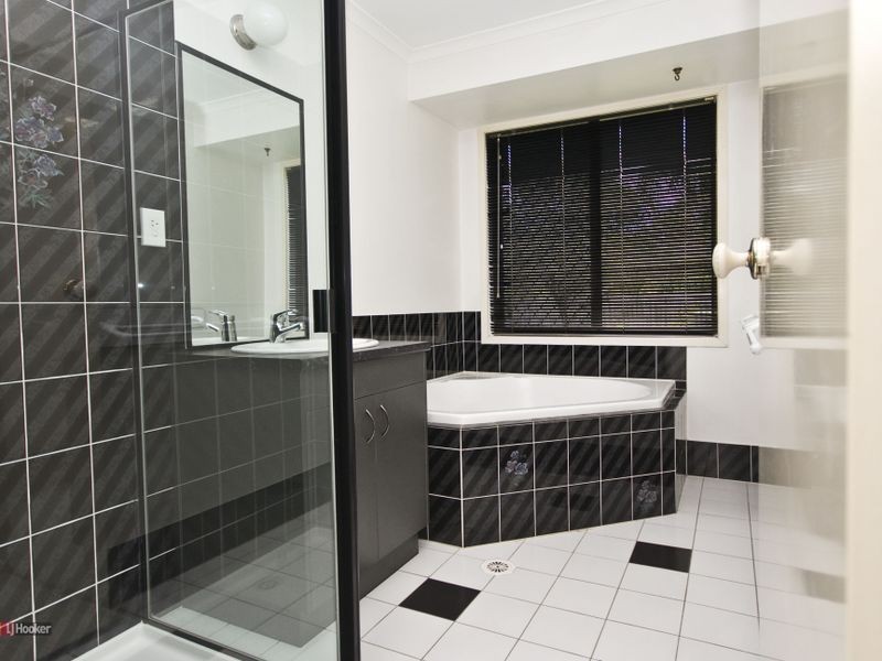 20 Ethion Drive, Regents Park QLD 4118