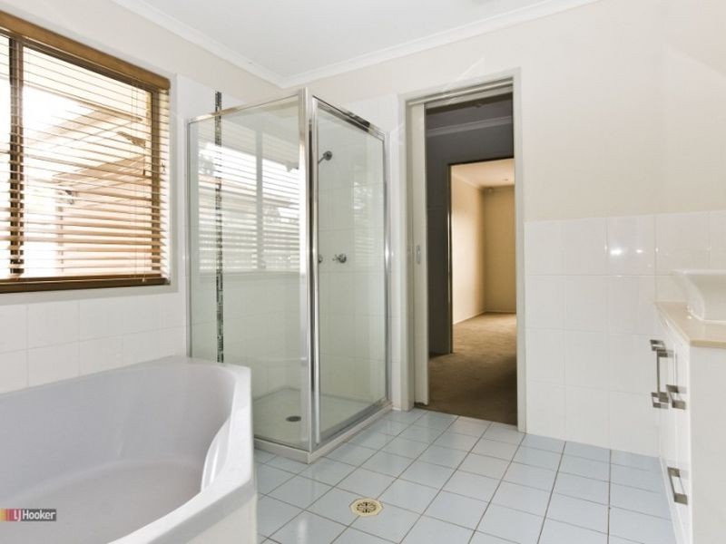 12 Lucida Court, Regents Park QLD 4118