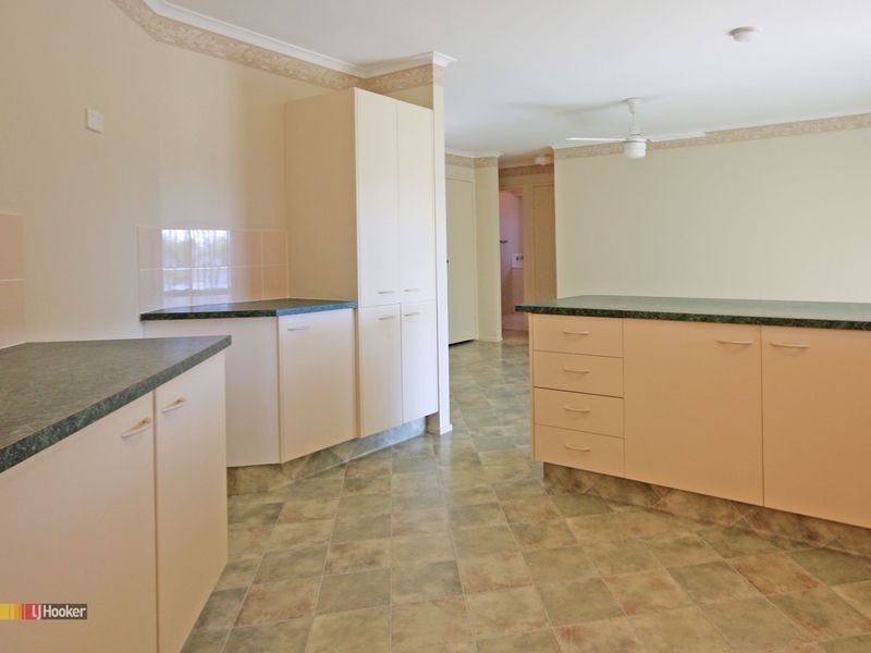 89 Middle Road, Hillcrest QLD 4118