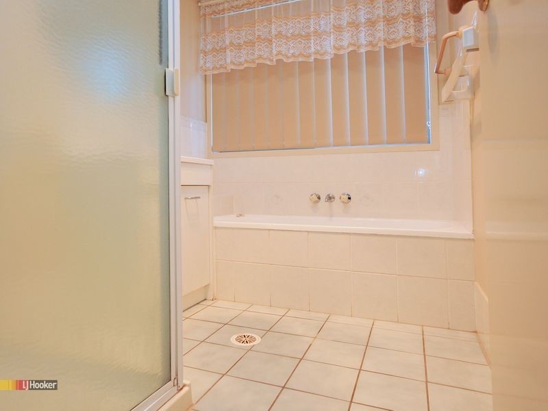 89 Middle Road, Hillcrest QLD 4118