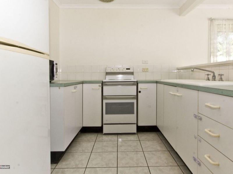 5 Westwood Drive, Hillcrest QLD 4118