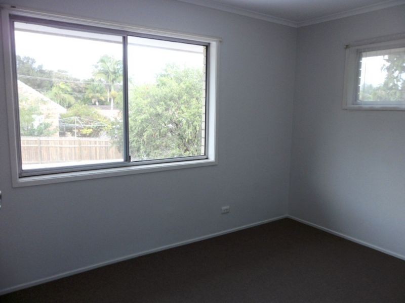 9 Dryade Street, Regents Park QLD 4118