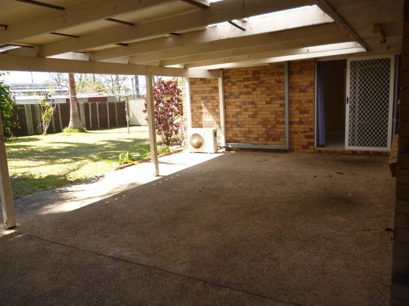 4 Bron Court, Loganlea QLD 4131