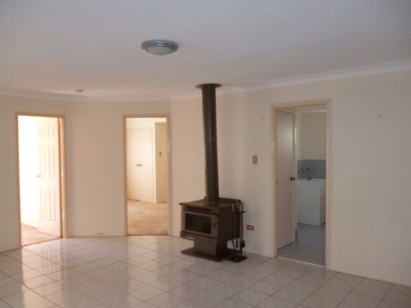 4 Bron Court, Loganlea QLD 4131