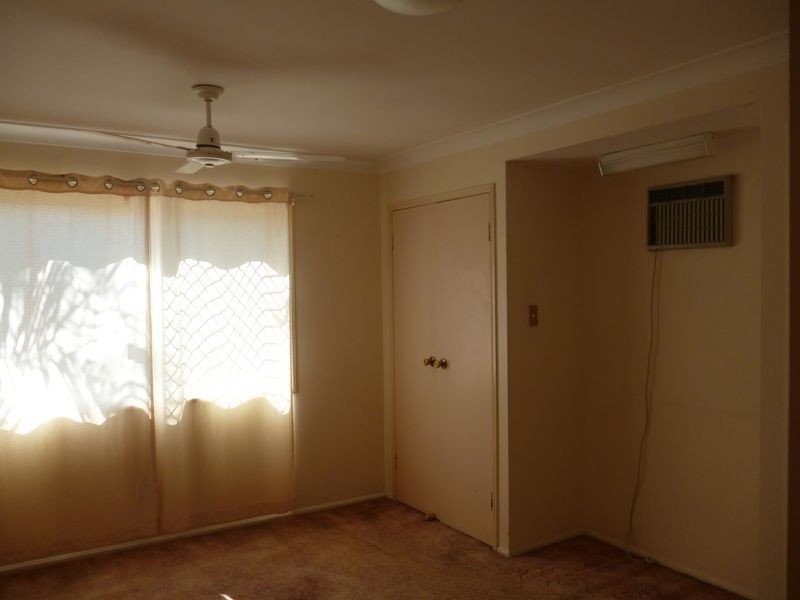 4 Bron Court, Loganlea QLD 4131