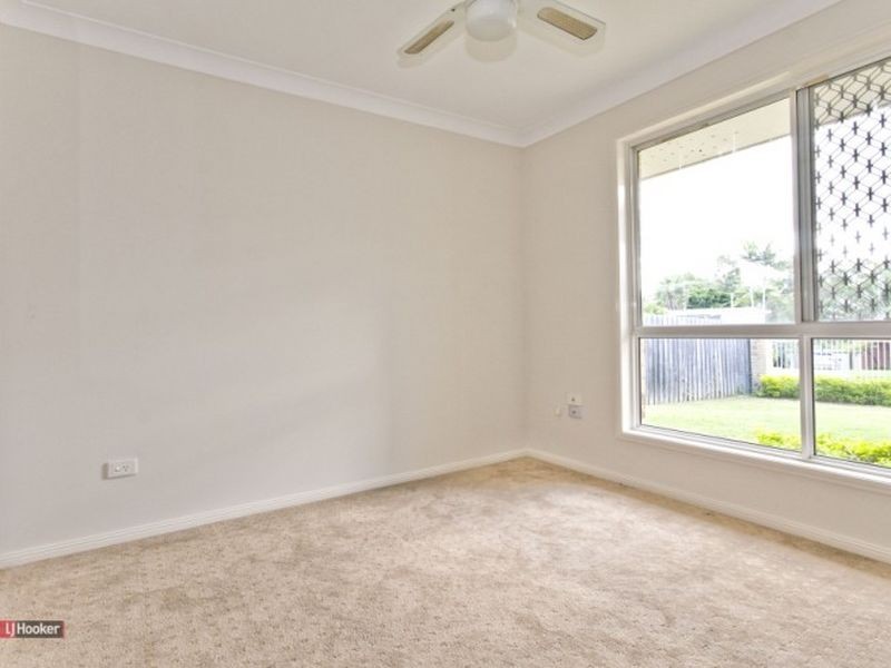 8 Parkland Avenue, Browns Plains QLD 4118