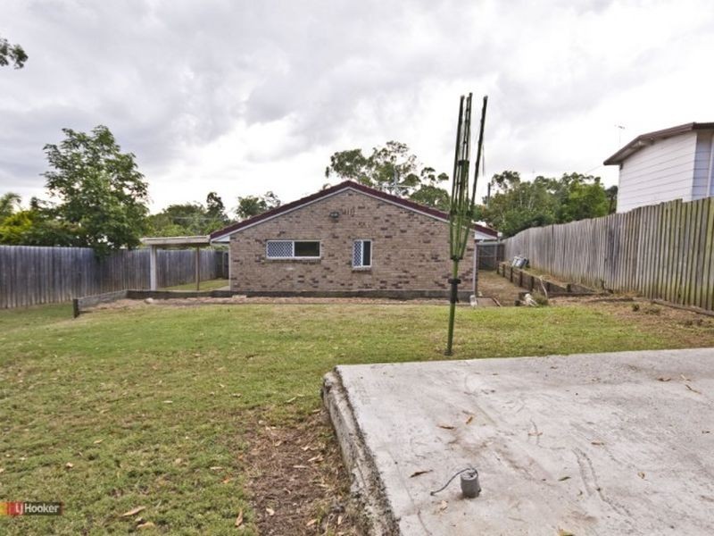 8 Parkland Avenue, Browns Plains QLD 4118