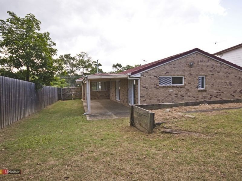 8 Parkland Avenue, Browns Plains QLD 4118