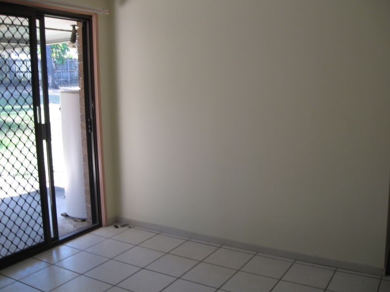 13 Silvertop Street, Hillcrest QLD 4118