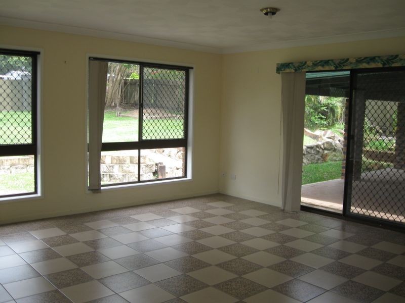 51 Vansittart Road, Regents Park QLD 4118