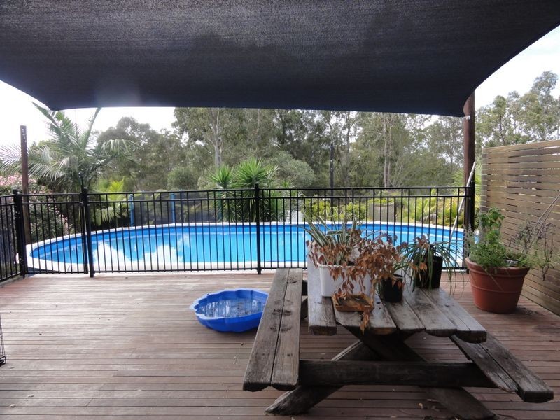 52 Horseshoe Crescent, New Beith QLD 4124