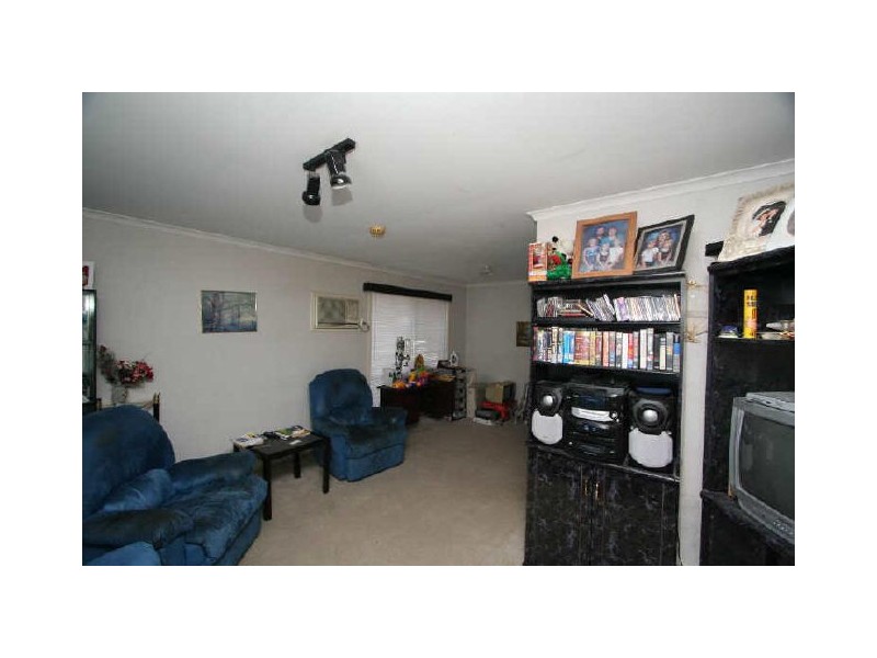 11 Owens Crescent, Regents Park QLD 4118