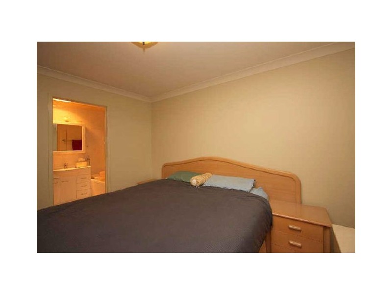 41 Regency Drive, Regents Park QLD 4118