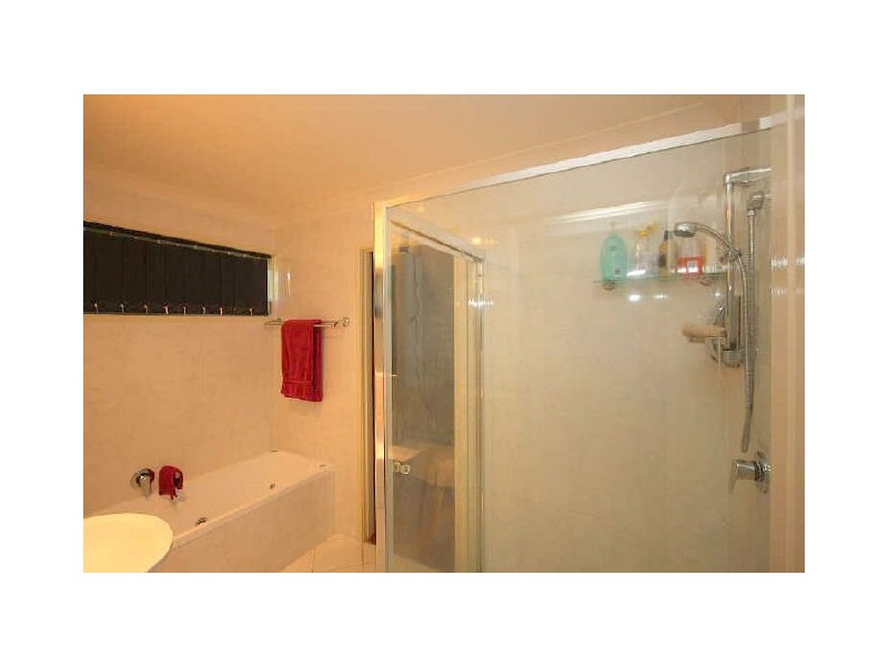 41 Regency Drive, Regents Park QLD 4118