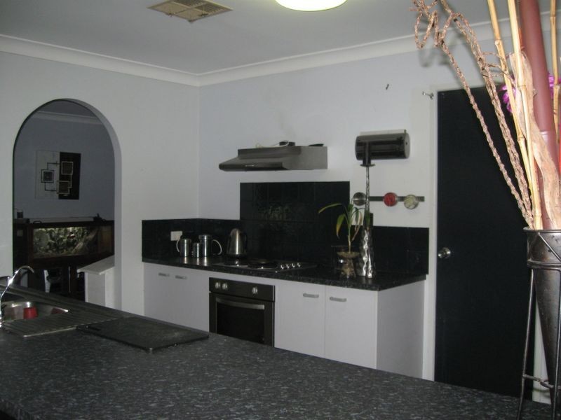 13 Parkside Drive, Crestmead QLD 4132