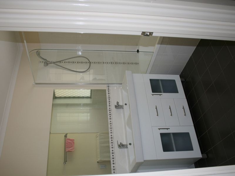 6 Kauri Street, Hillcrest QLD 4118