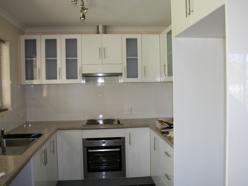 6 Kauri Street, Hillcrest QLD 4118