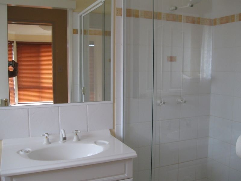 20 Cornell Close, Regents Park QLD 4118