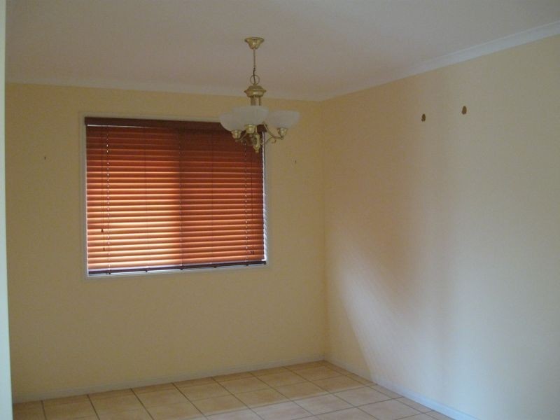 20 Cornell Close, Regents Park QLD 4118