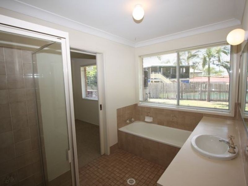 4 Flinders Crescent, Boronia Heights QLD 4124