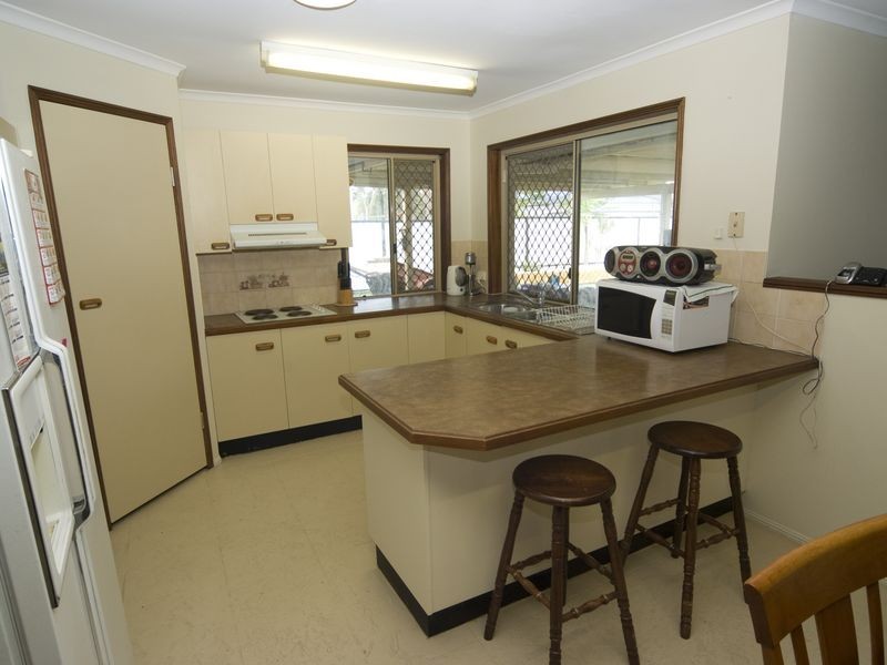 17 Bennett Drive, Regents Park QLD 4118
