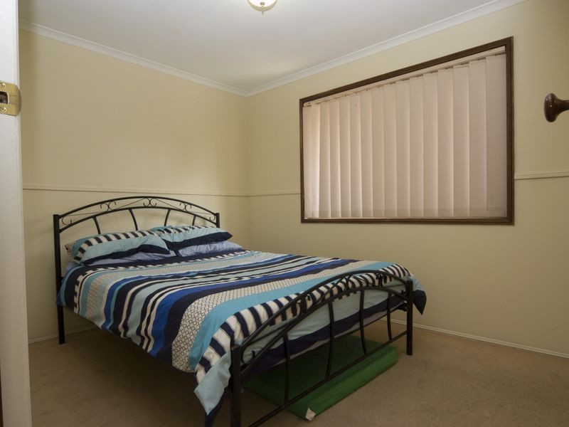17 Bennett Drive, Regents Park QLD 4118
