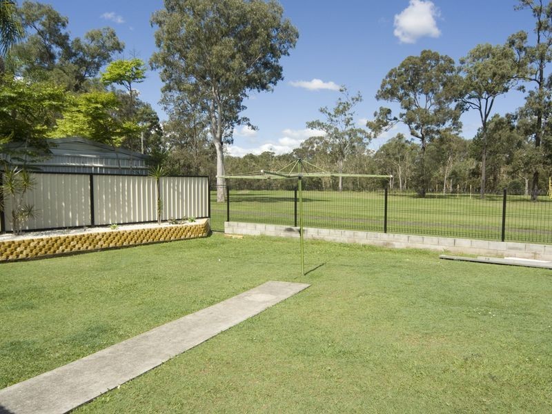 17 Bennett Drive, Regents Park QLD 4118
