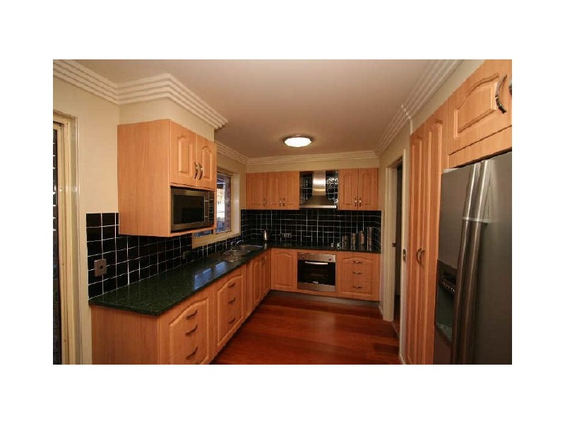 41 Regency Drive, Regents Park QLD 4118