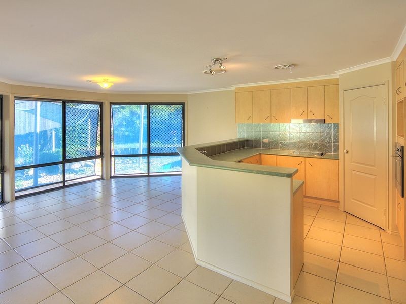 2 Dorset Close, Greenbank QLD 4124