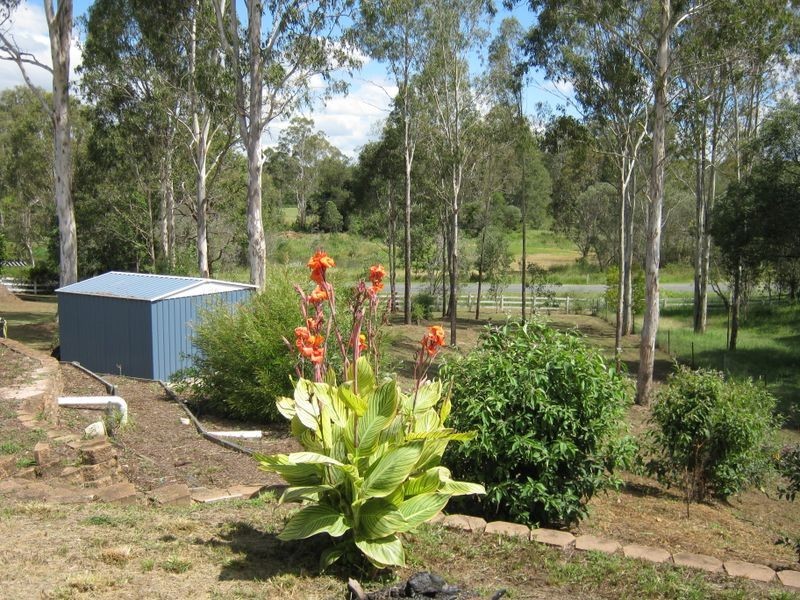 2 Dorset Close, Greenbank QLD 4124