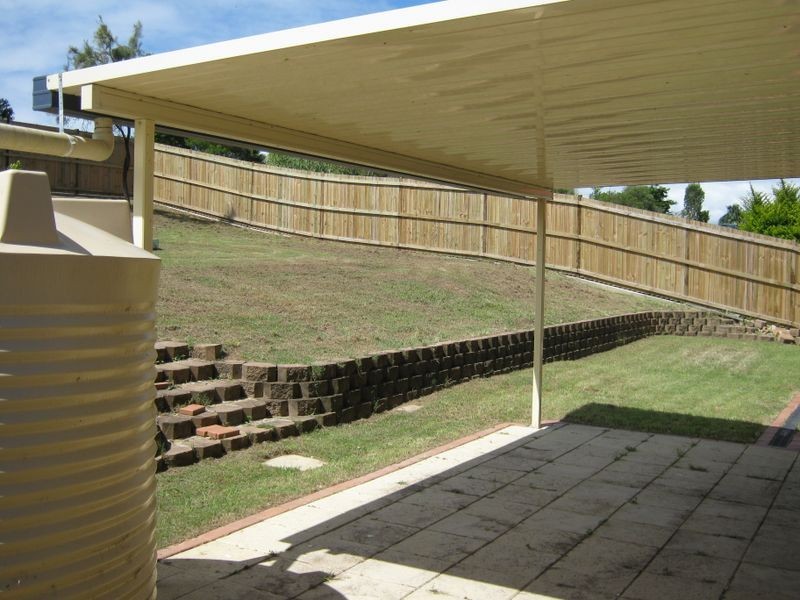 2 Dorset Close, Greenbank QLD 4124