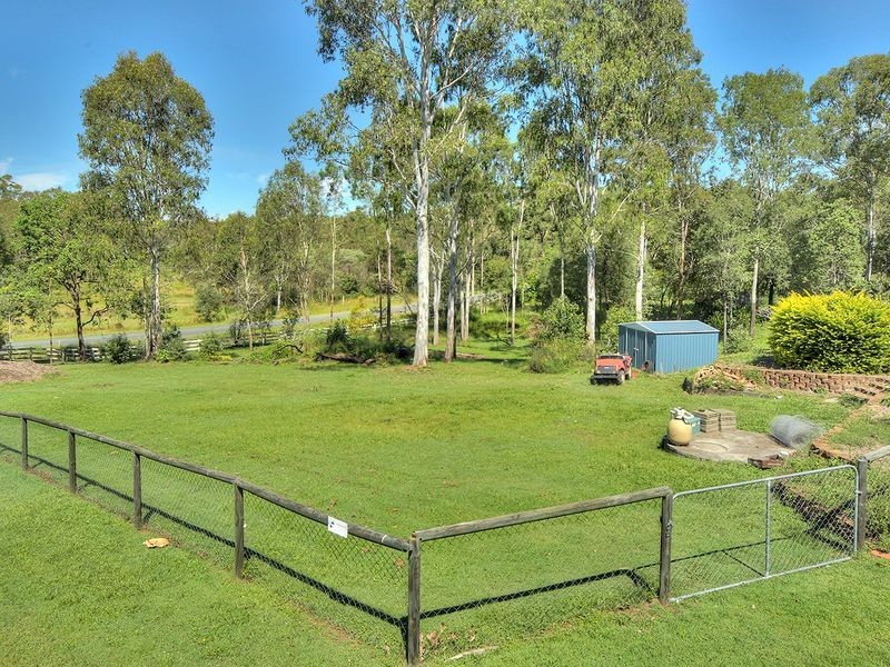 2 Dorset Close, Greenbank QLD 4124