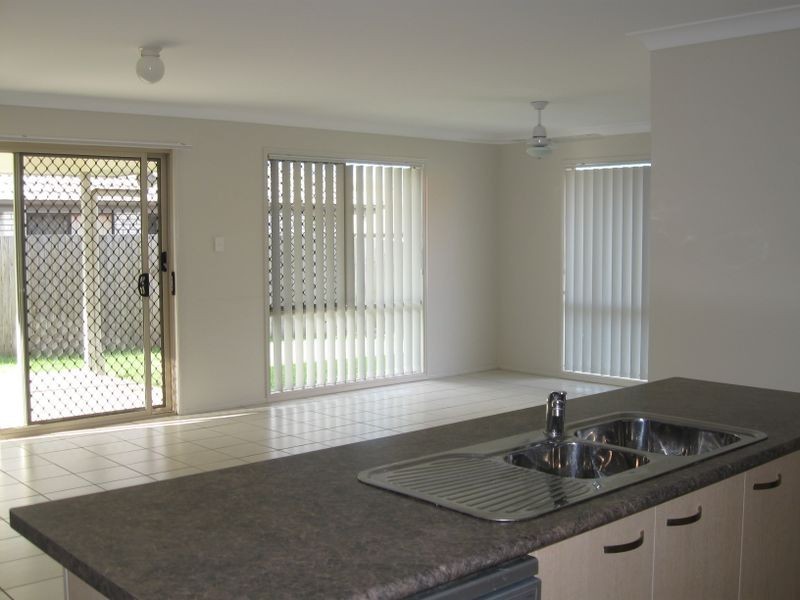 35 Julie Street, Crestmead QLD 4132