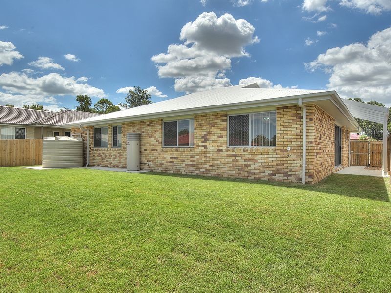 8 Dily Street, Hillcrest QLD 4118