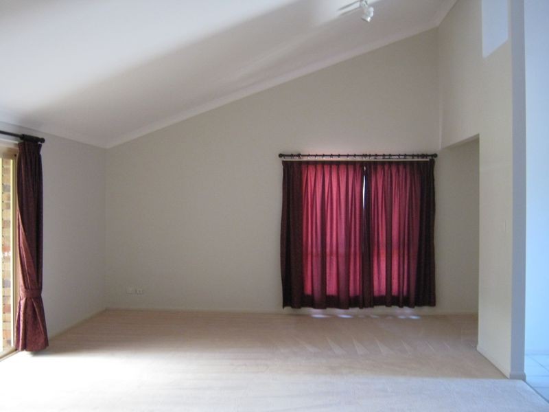 21 Ethion Drive, Regents Park QLD 4118