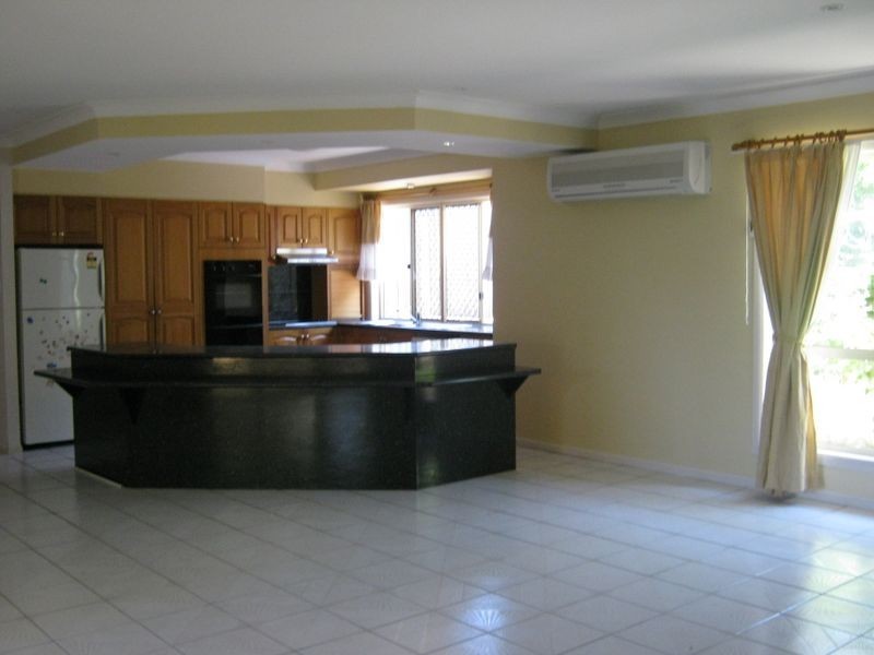 21 Ethion Drive, Regents Park QLD 4118